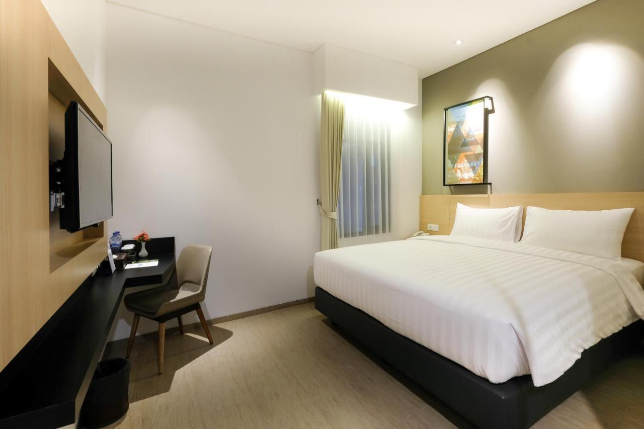 Hotel 88 Blok M Jakarta By Wh Экстерьер фото