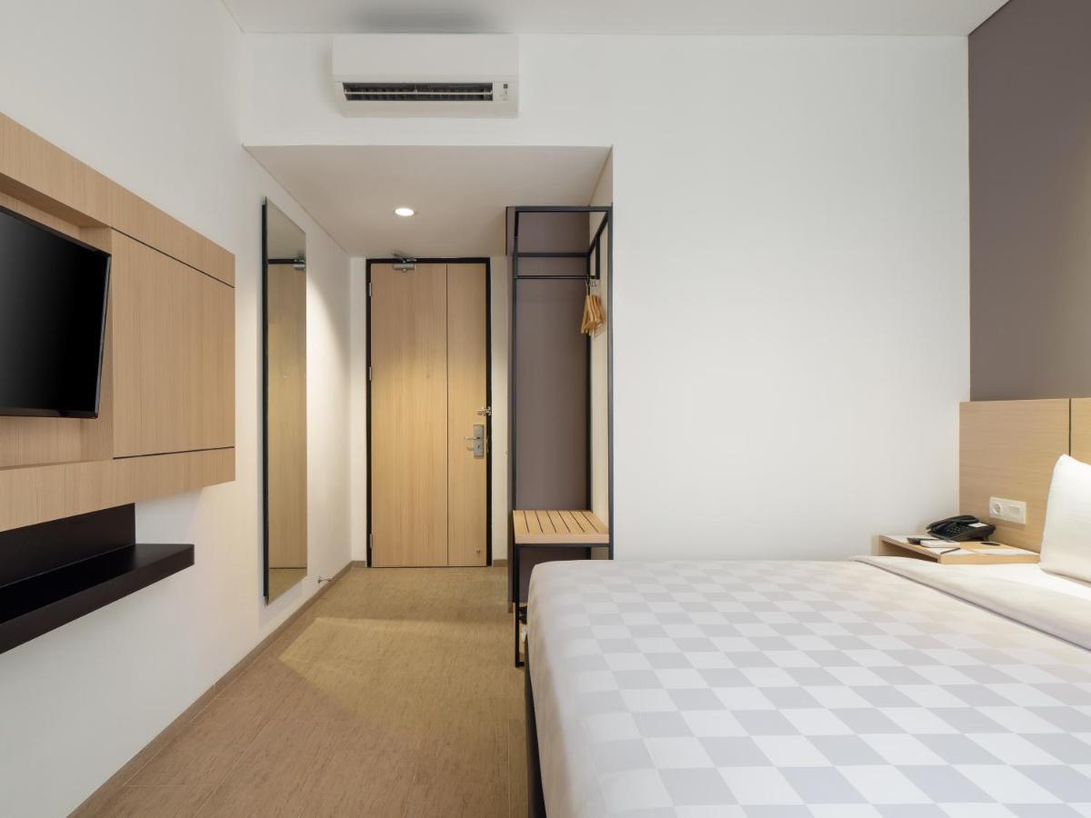 Hotel 88 Blok M Jakarta By Wh Экстерьер фото