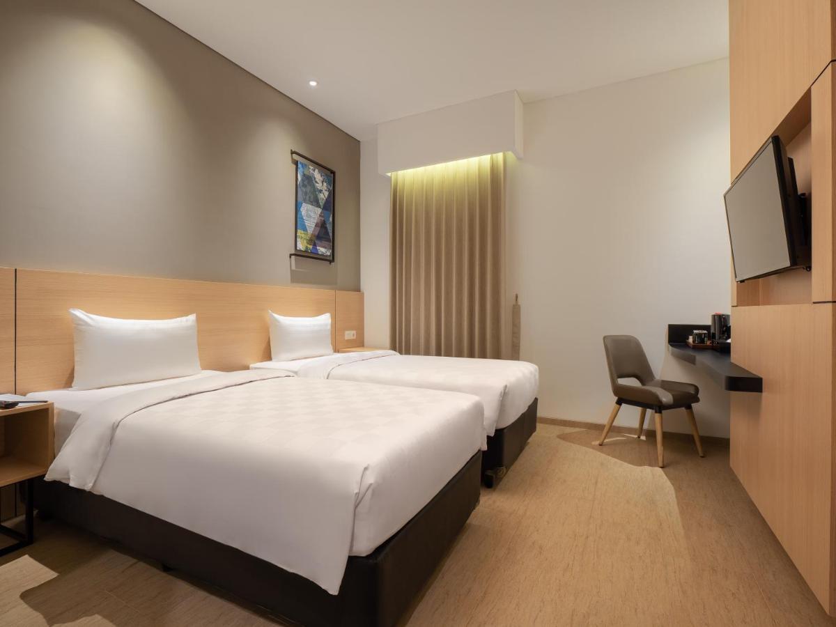 Hotel 88 Blok M Jakarta By Wh Экстерьер фото